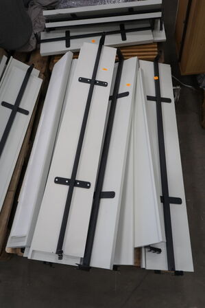 Reolsystem m. hylder, spejle og skabe