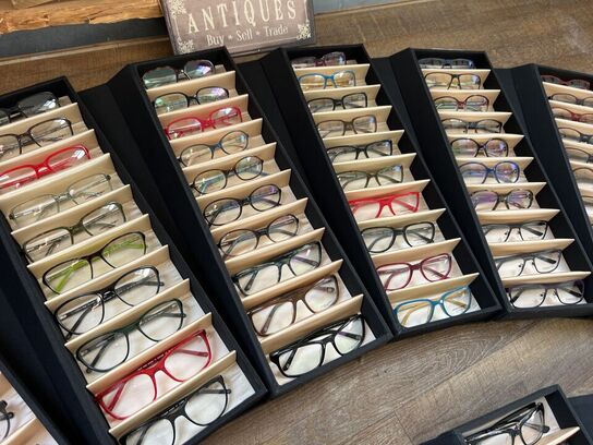 Ca. 29.000 stk. Dansk design brillestel by “Carlottas Village"