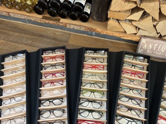 Ca. 29.000 stk. Dansk design brillestel by “Carlottas Village"