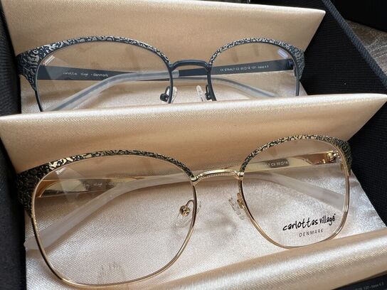 Ca. 29.000 stk. Dansk design brillestel by “Carlottas Village"