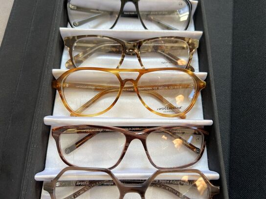 Ca. 29.000 stk. Dansk design brillestel by “Carlottas Village"