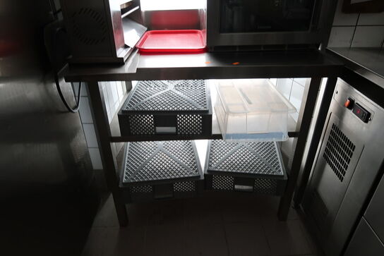 Rustfri stålbord med div. Plastikkasser