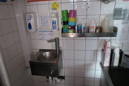 Vaskestation, , papirdispenser, sæbedispenser samt hylde