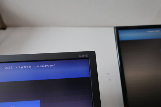 3 stk. computerskærme SAMSUNG, NEC samt betjeningspanel