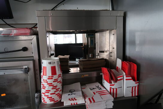 Serveringsstation med indhold