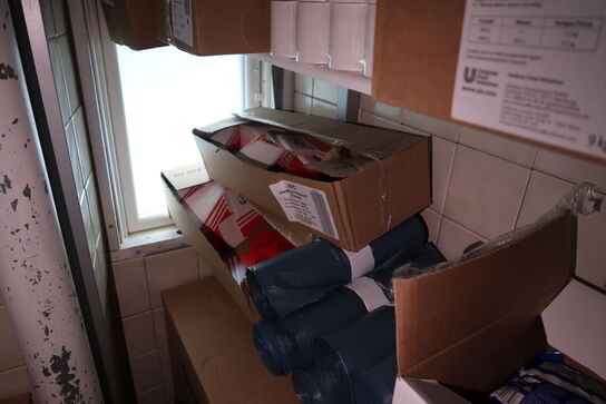 Div. Engangsservice, kildevand, juice m.m.