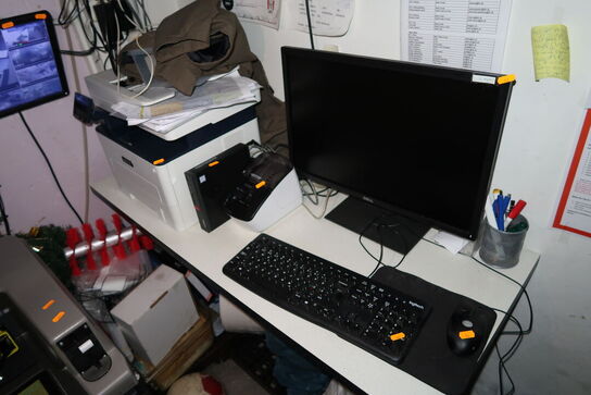 Computerskærm DELL, labelprinter, computer LENOVO, tastatur, mus m.m.