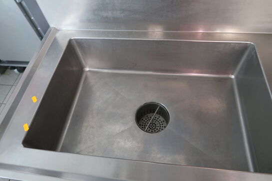Rustfri stålvask med armatur