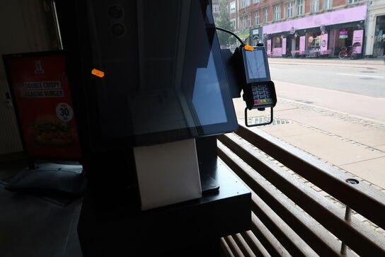 All-in-one touch computer ELO ESY22i5 med bonprinter (betalingsterminal medfølger ikke)