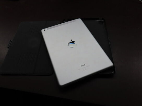 Tablet, APPLE IPAD Type: A1954