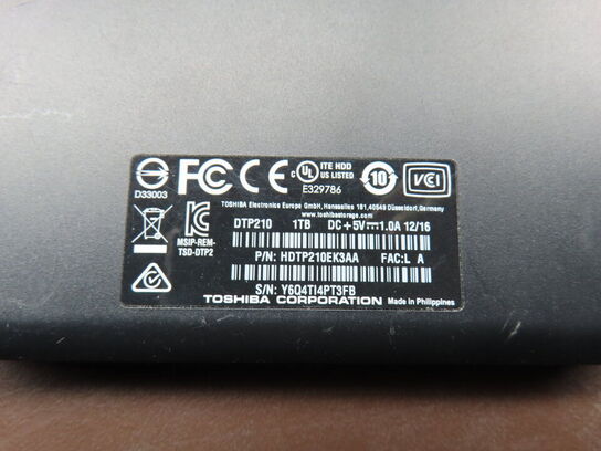 USB stick, 1 TB ekstern harddisk og powerbank