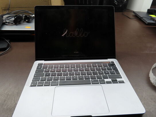 Macbook APPLE model A2338