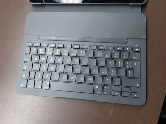 Tablet, APPLE IPAD Type: A2270