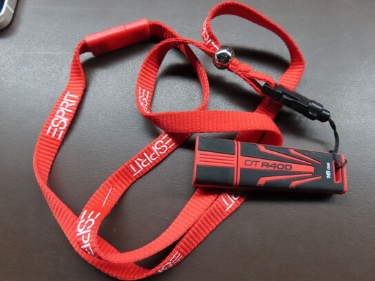 USB stick, 1 TB ekstern harddisk og powerbank