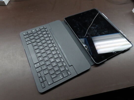 Tablet, APPLE IPAD Type: A2270