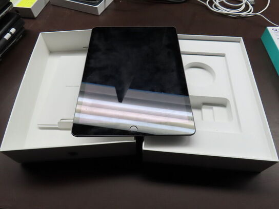 Tablet, APPLE IPAD Type: A2602