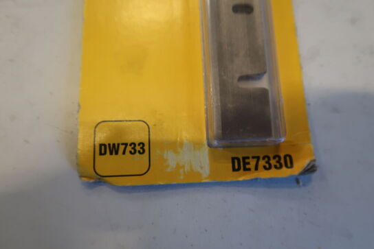 Høvljern til Dewalt DW733