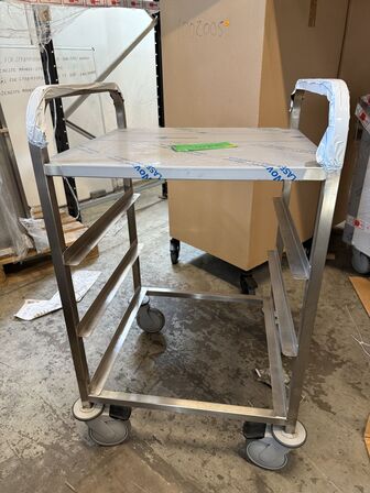 Kurvevogn til 3 opvaskekurve 500x500 mm r/s m/ topplade
