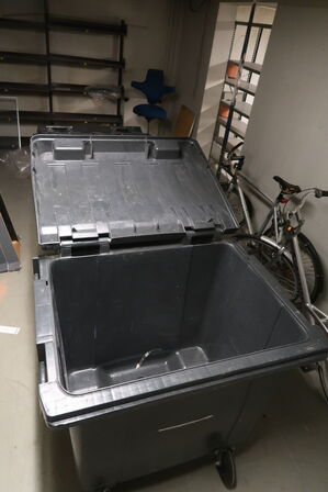 3 stk. Affaldscontainere i plast