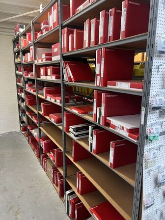 Varelager for 1.447.167,- ekskl. moms i kostpris samt alle lagerreoler