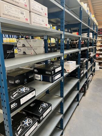 Varelager for 1.447.167,- ekskl. moms i kostpris samt alle lagerreoler