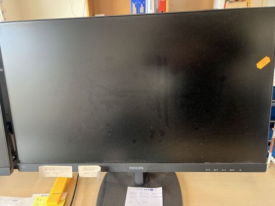 3 stk. elhæve/sænkeborde, reoler, kontorstole, skærme (se billeder)