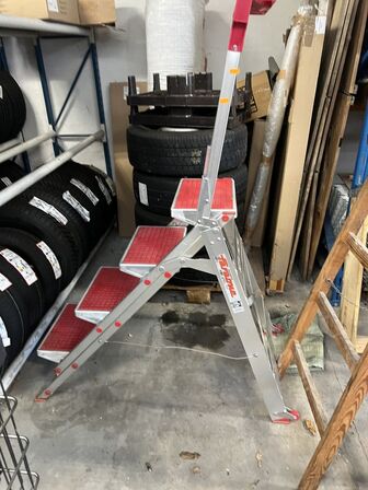 Lagerstiger FARAONE, træwienerstige samt stativ til frontruder