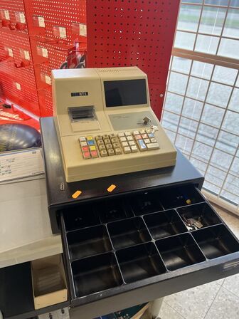 Disk inkl. div. indhold (bag/under) samt div. IT