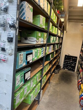 Varelager for 1.447.167,- ekskl. moms i kostpris samt alle lagerreoler