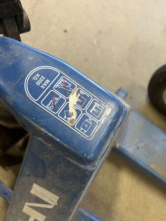 NH palleløfter 2000 kg samt sækkevogn