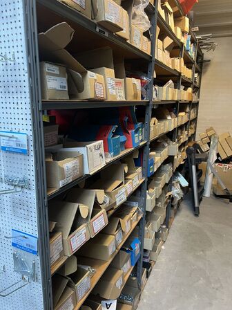 Varelager for 1.447.167,- ekskl. moms i kostpris samt alle lagerreoler