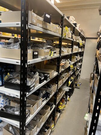 Varelager for 1.447.167,- ekskl. moms i kostpris samt alle lagerreoler