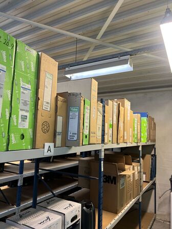 Varelager for 1.447.167,- ekskl. moms i kostpris samt alle lagerreoler