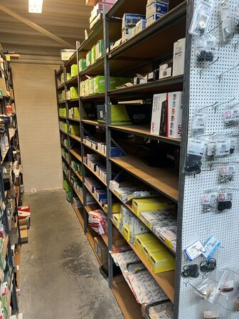 Varelager for 1.447.167,- ekskl. moms i kostpris samt alle lagerreoler