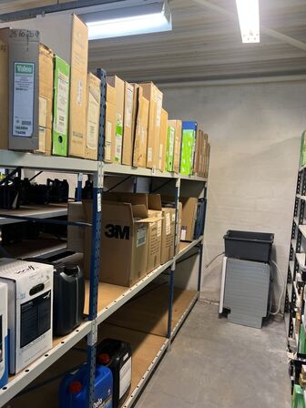 Varelager for 1.447.167,- ekskl. moms i kostpris samt alle lagerreoler