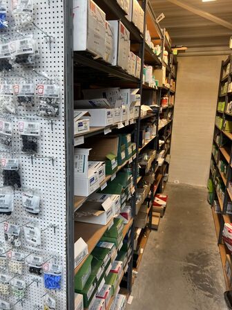 Varelager for 1.447.167,- ekskl. moms i kostpris samt alle lagerreoler