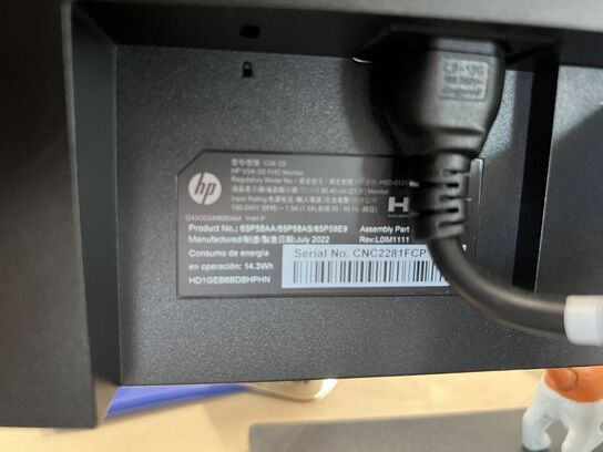 3 stk. elhæve/sænkeborde, reoler, kontorstole, skærme (se billeder)