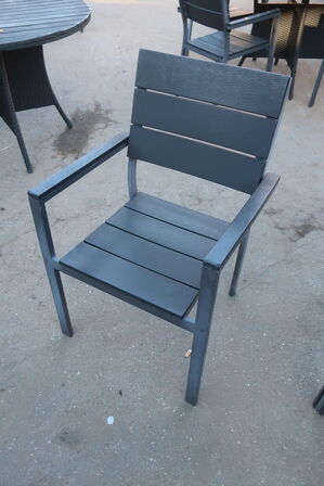 6 stk. havestole og havebord
