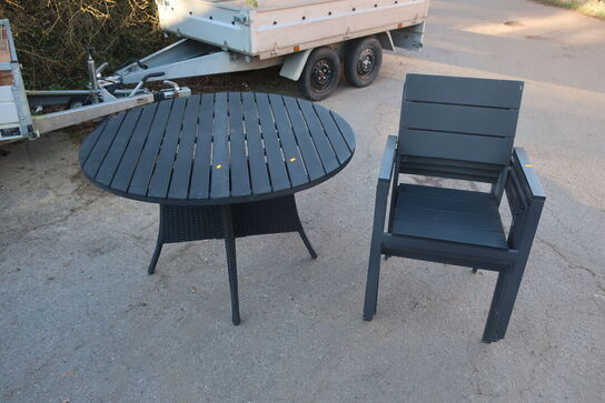 4 stk. havestole og havebord