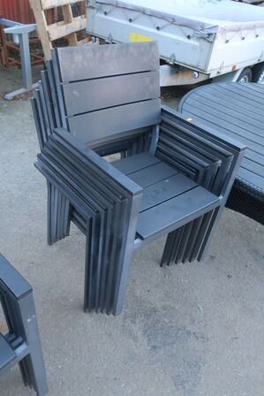6 stk. havestole og havebord