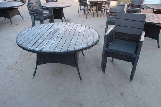 6 stk. havestole og havebord