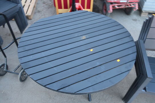 4 stk. havestole og havebord