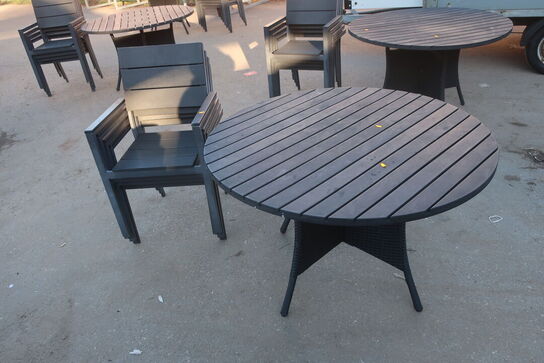 4 stk. havestole og havebord