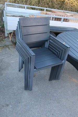 6 stk. havestole og havebord