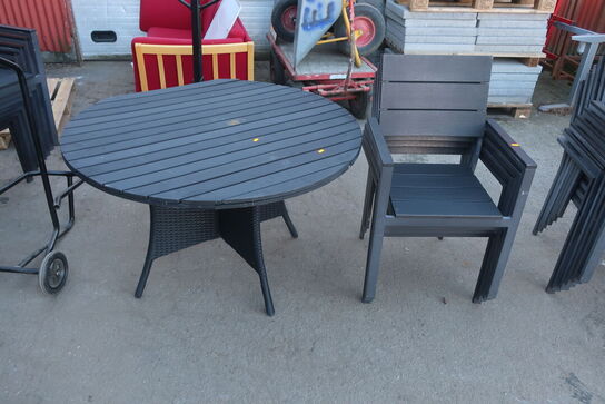 4 stk. havestole og havebord