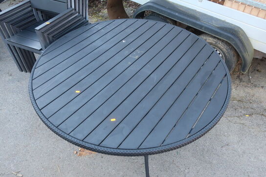 6 stk. havestole og havebord