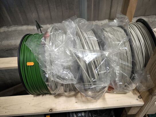 Reol med kabelruller