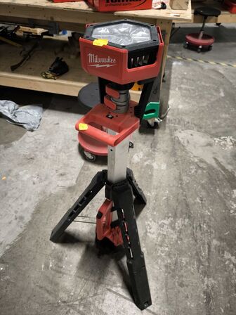 Arbejdslampe MILWAUKEE