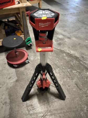 Arbejdslampe MILWAUKEE