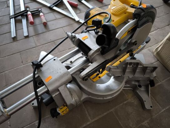 Kap/geringssav DEWALT DW712N-QS